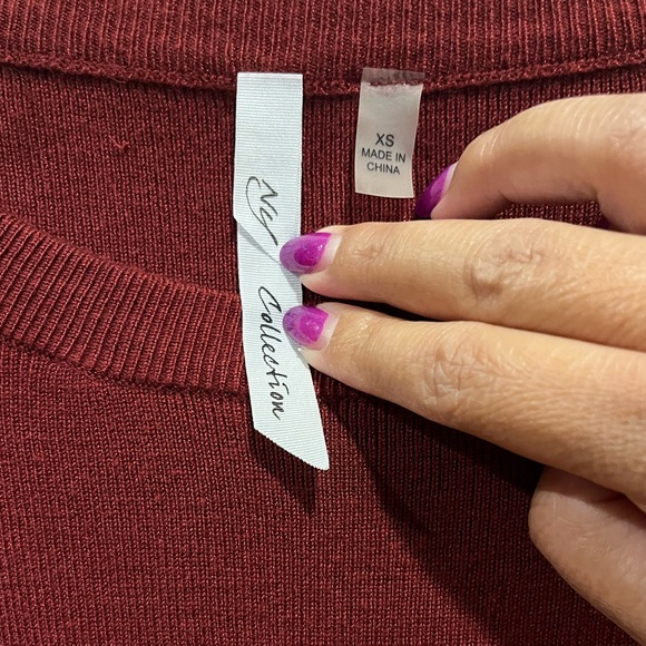 🐙 New York Collection sweater top. Size XS. Gently worn. 🐙 Maroon color.🐙 - Picture 2 of 8